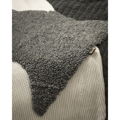 Curly gotlandsgrå - lockigt fårskinn